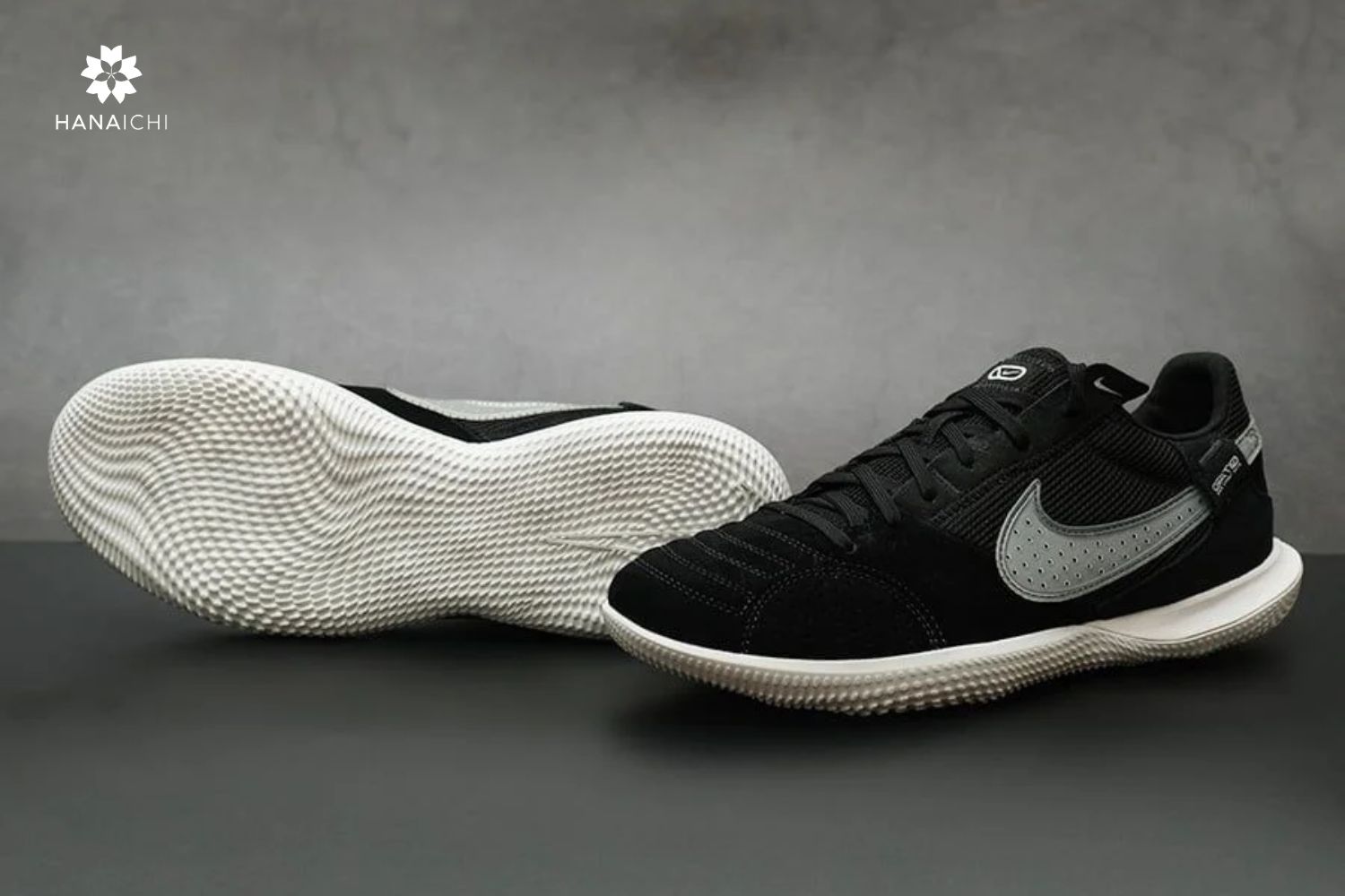 Giày bóng đá Nike Street Gato