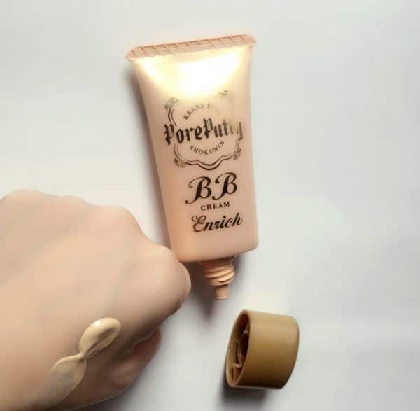 SANA Pore Putty BB Cream: BB cream với khả năng làm đều màu da, thu nhỏ lỗ chân lông và che phủ khuyết điểm tốt