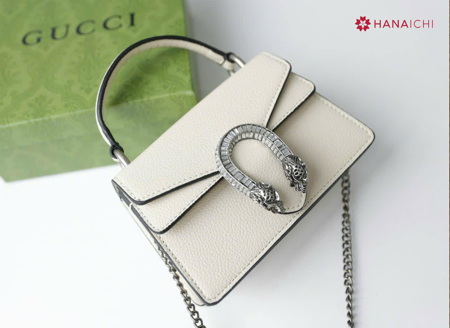 Gucci Dionysus Mini là một mẫu túi xách nhỏ gọn nổi bật với thiết kế hiện đại và tinh tế