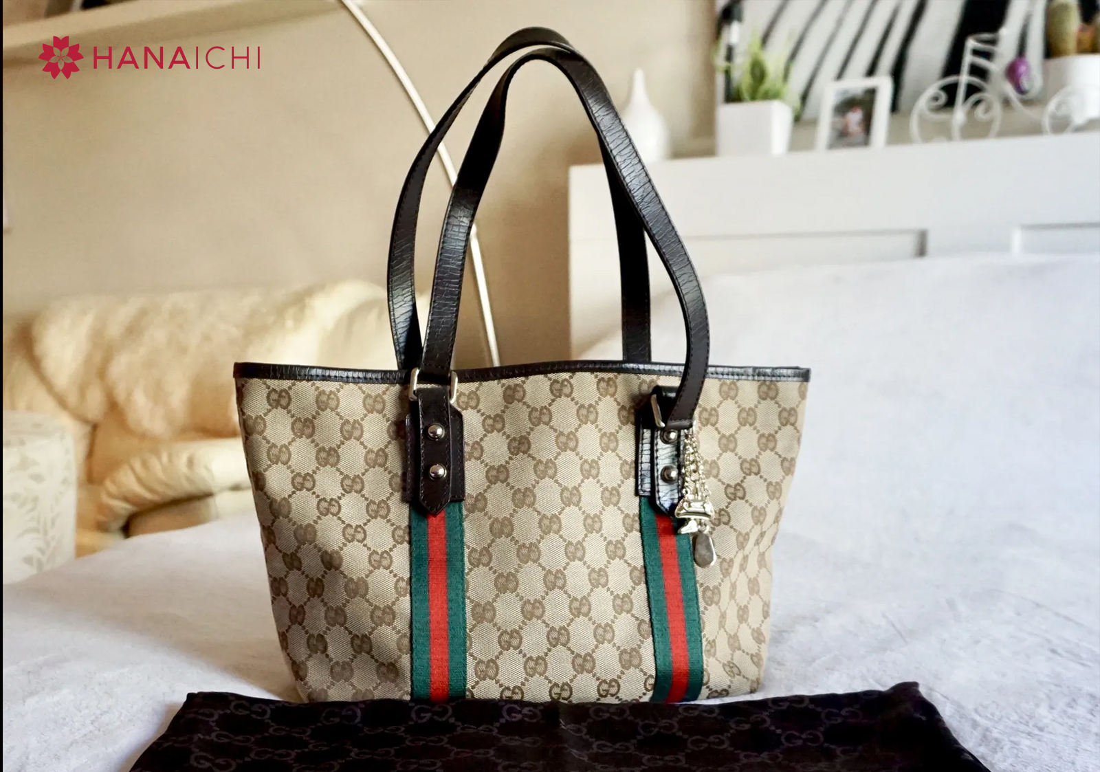 Mẫu túi Gucci GG Canvas Tote