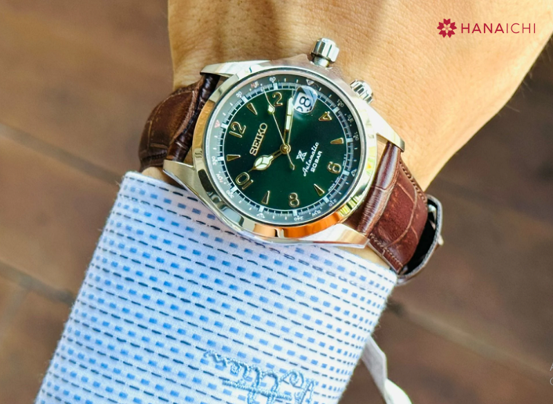 Seiko Alpinist SARB017 được trang bị chức năng chỉ báo ngày thứ