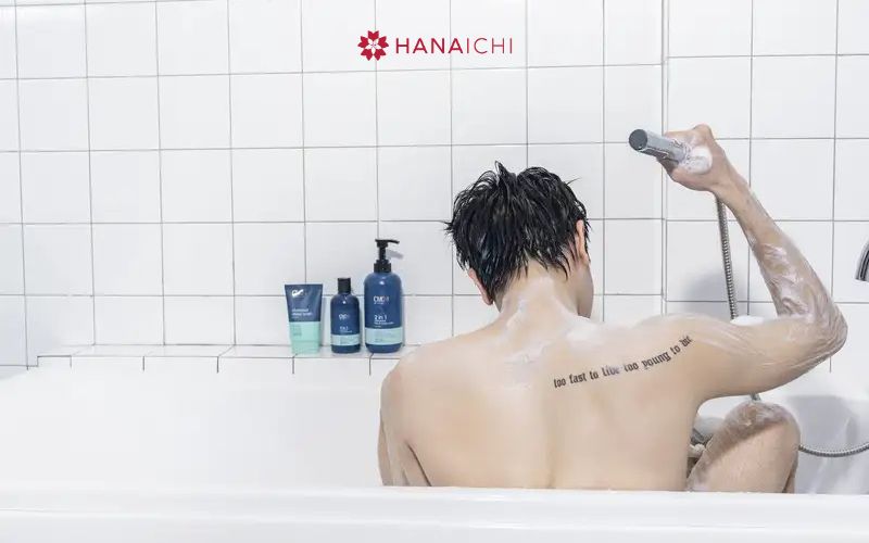 Da nhạy cảm nên chọn sữa tắm cho nam cao cấp có chất tự nhiên